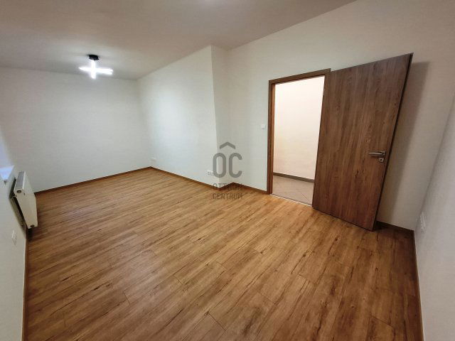 Kiadó téglalakás, albérlet, III. kerületben, Raktár utcában