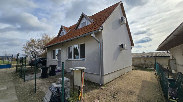 Eladó családi ház, Nagyvenyimen 0.08 M Ft, 3 szobás