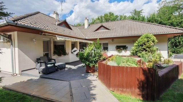 Eladó családi ház, Kecskeméten 134.99 M Ft, 4 szobás