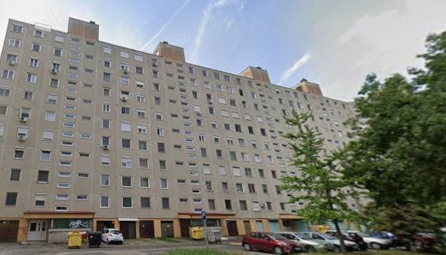 Eladó panellakás, Szegeden 40 M Ft, 2+1 szobás