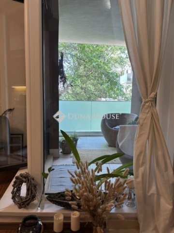 Eladó téglalakás, Budapesten, VIII. kerületben 75 M Ft, 1 szobás