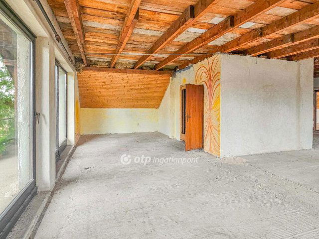 Eladó családi ház, Székesfehérvárott 140 M Ft, 7 szobás