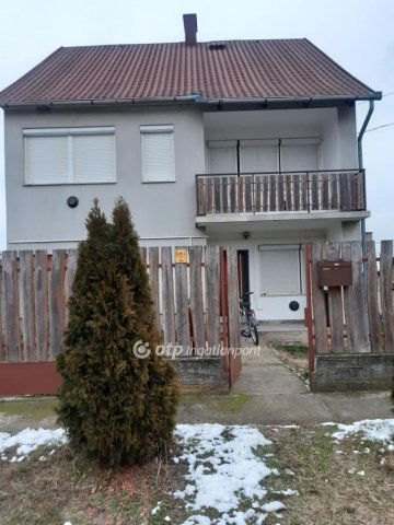 Eladó családi ház, Dunaföldváron 57 M Ft, 3 szobás