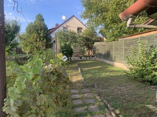 Eladó családi ház, Budapesten, XVIII. kerületben 76.9 M Ft