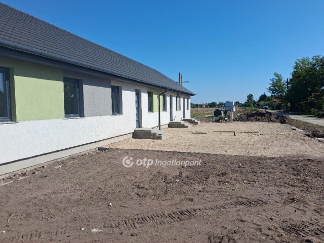 Eladó téglalakás, Kocséren 36 M Ft, 2 szobás
