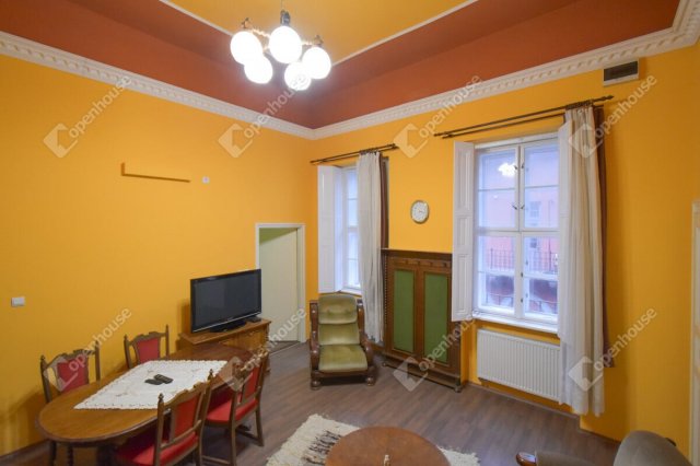 Eladó téglalakás, Szegeden 19.5 M Ft, 2 szobás