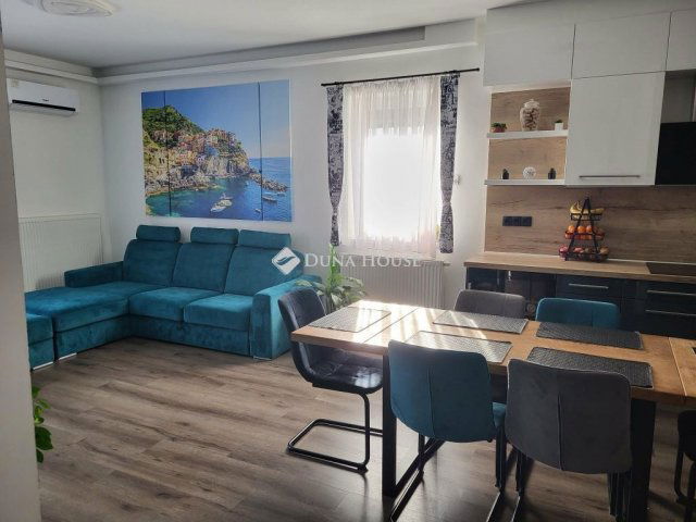 Eladó téglalakás, Szombathelyen, Szabadságharcos utcában