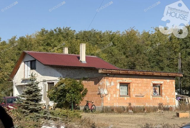 Eladó családi ház, Felsőlajoson 34.9 M Ft, 4 szobás