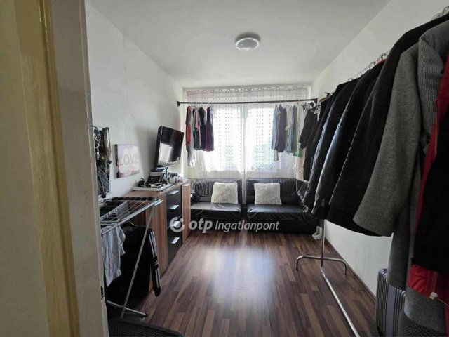 Eladó panellakás, Debrecenben 54.9 M Ft, 1+1 szobás