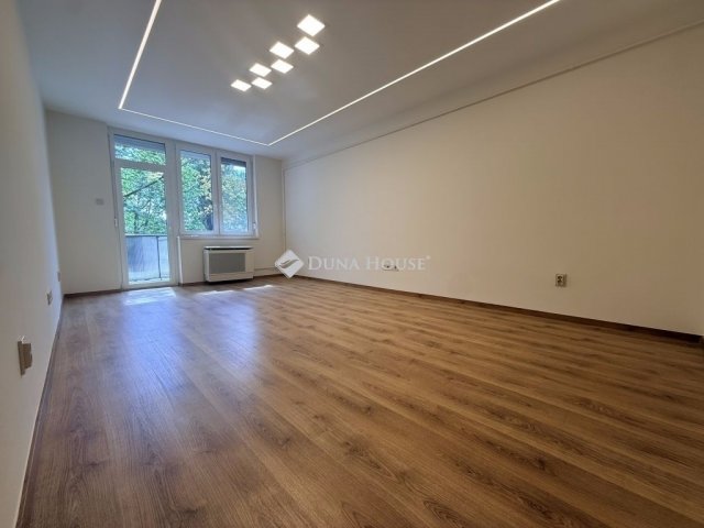 Eladó téglalakás, Kecskeméten 57.9 M Ft, 2 szobás