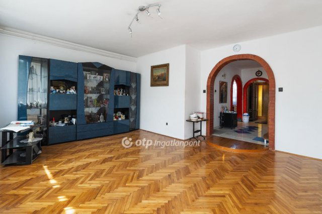 Eladó téglalakás, Nyíregyházán 64.9 M Ft, 2+2 szobás