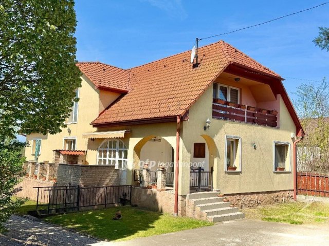 Eladó családi ház, Nyíregyházán 68 M Ft, 5 szobás