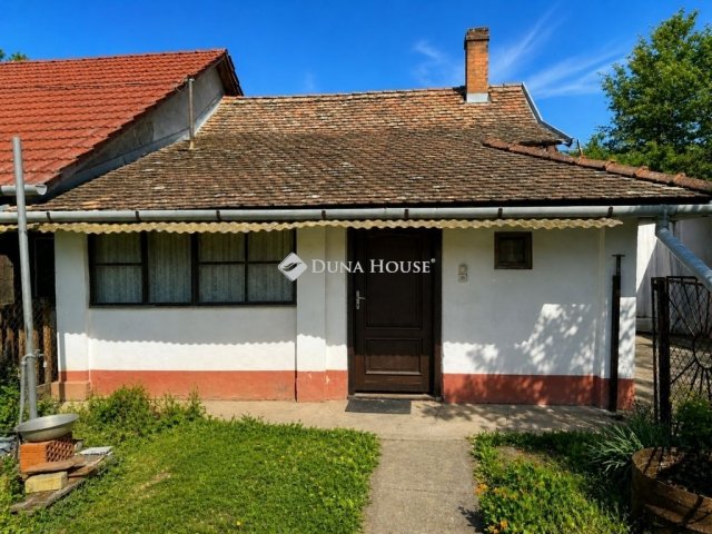 Eladó családi ház, Szentesen 12 M Ft, 1 szobás