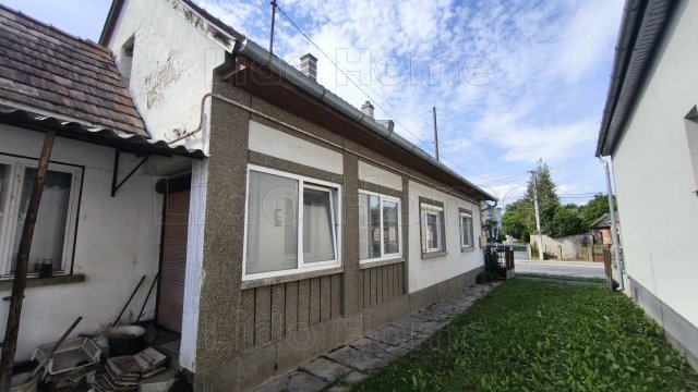 Eladó családi ház, Tótszerdahelyen 22 M Ft, 3 szobás