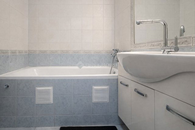 Eladó panellakás, Budapesten, X. kerületben 83.9 M Ft, 3 szobás