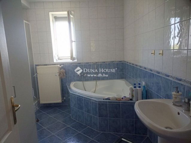 Eladó téglalakás, Teskándon 63 M Ft, 3 szobás