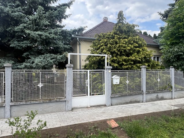 Eladó családi ház, Gyulán, Diófa utcában 59.9 M Ft, 2 szobás