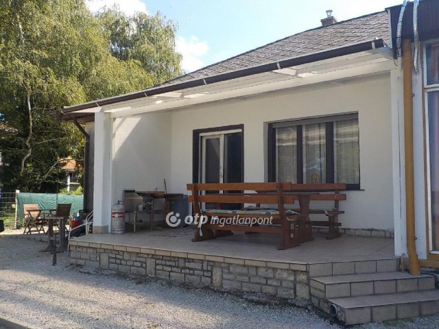 Eladó nyaraló, Balatonbogláron 338 M Ft, 3+1 szobás