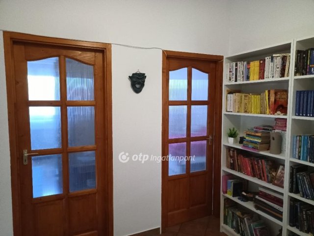 Eladó családi ház, Dányon 89.9 M Ft, 5 szobás