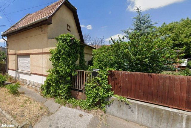 Eladó családi ház, Budapesten, XX. kerületben 33 M Ft, 2 szobás