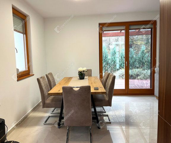 Eladó családi ház, Sopronban 135.9 M Ft, 4 szobás