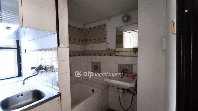 Eladó téglalakás, Budapesten, IV. kerületben 52.7 M Ft, 1 szobás