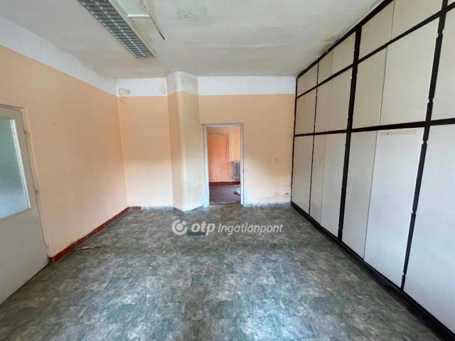 Eladó családi ház, Kadarkúton 17.5 M Ft, 3 szobás