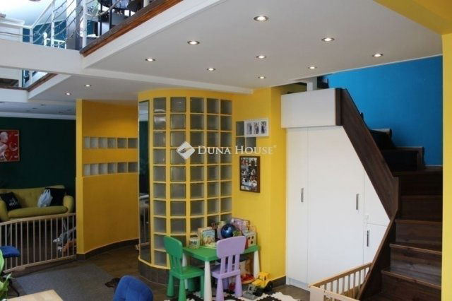 Eladó téglalakás, Budapesten, VIII. kerületben 98 M Ft, 3 szobás