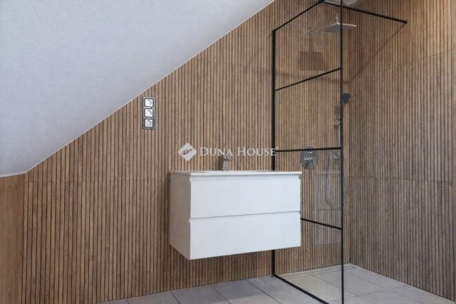 Eladó téglalakás, Budapesten, XVI. kerületben 69.9 M Ft