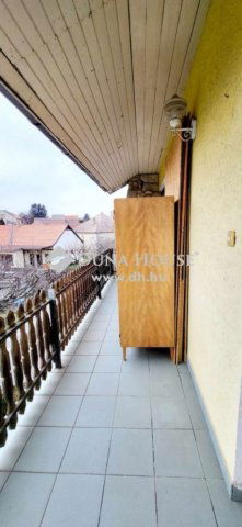 Eladó családi ház, Vácon 104.99 M Ft, 6 szobás