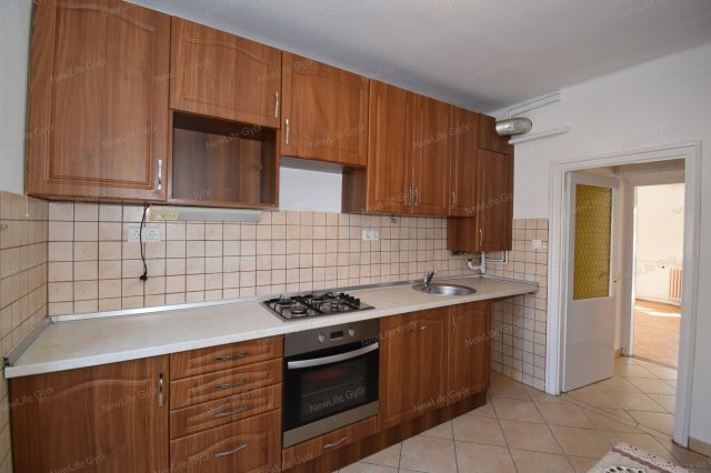 Kiadó téglalakás, albérlet, Győrött 215 E Ft / hó, 2+1 szobás