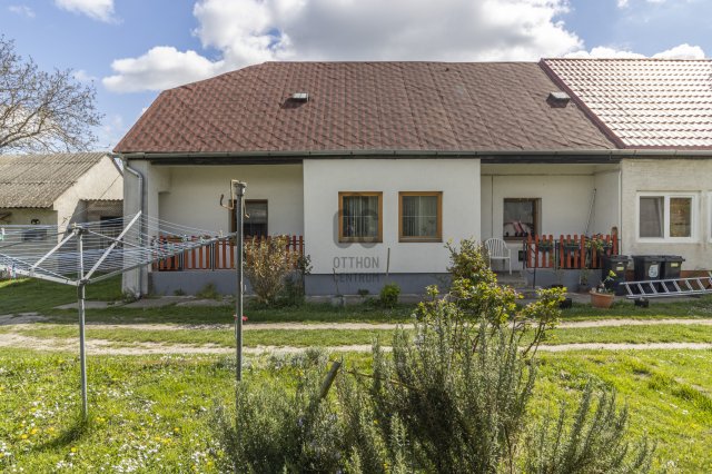 Eladó ikerház, Nádasdladányban 37.7 M Ft, 2 szobás