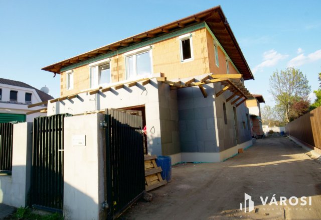 Eladó ikerház, Budapesten, XVIII. kerületben 135 M Ft, 4 szobás