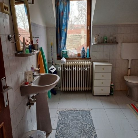 Eladó ikerház, Pécsett 59 M Ft, 4 szobás / költözzbe.hu