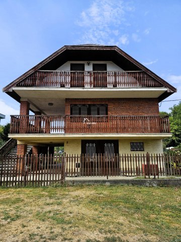 Eladó családi ház, Mosonmagyaróváron 58.5 M Ft, 3 szobás