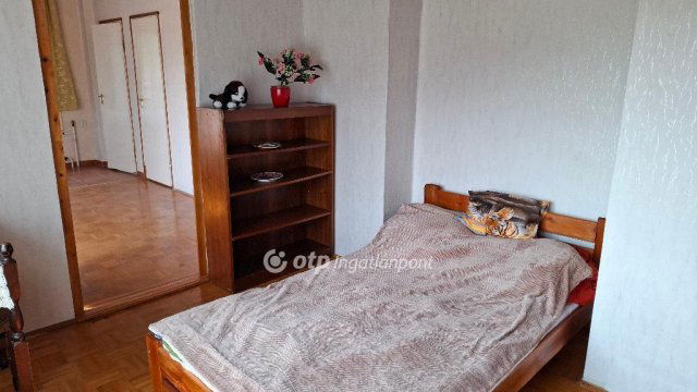 Eladó családi ház, Solymáron 135 M Ft, 6 szobás