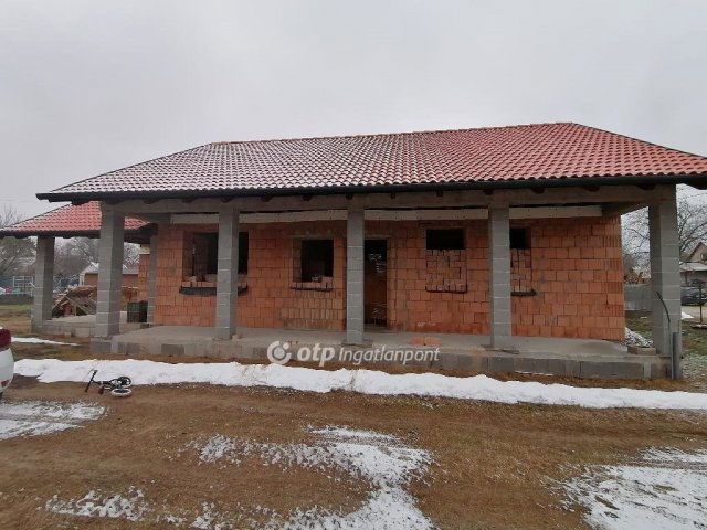 Eladó nyaraló, Cegléden 39.9 M Ft, 1 szobás