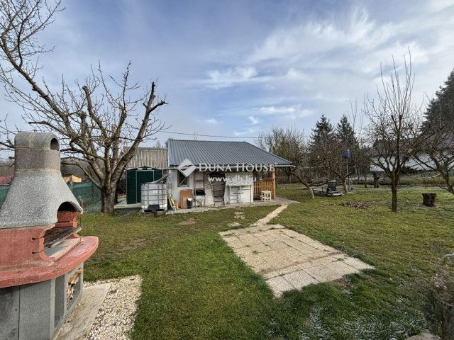 Eladó nyaraló, Tatabányán 16.5 M Ft, 1 szobás