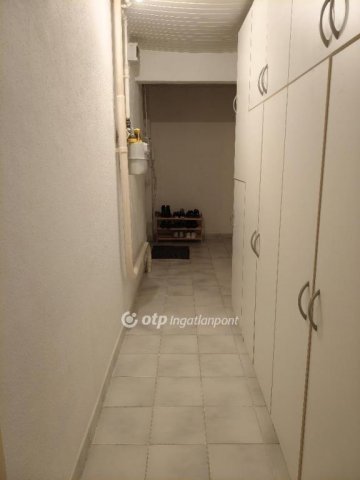 Eladó téglalakás, Budapesten, VIII. kerületben 92 M Ft, 3 szobás