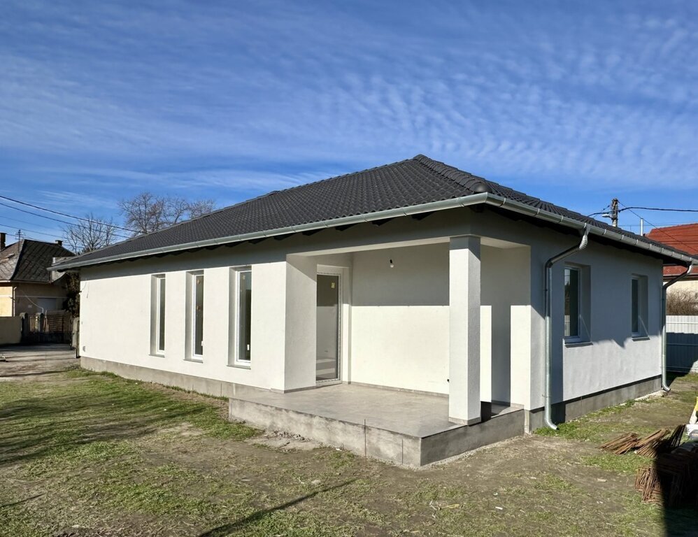 Eladó családi ház, Szigetszentmiklóson 132.999 M Ft, 5 szobás