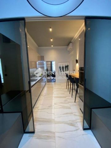 Eladó téglalakás, Budapesten, VI. kerületben 329.8 M Ft