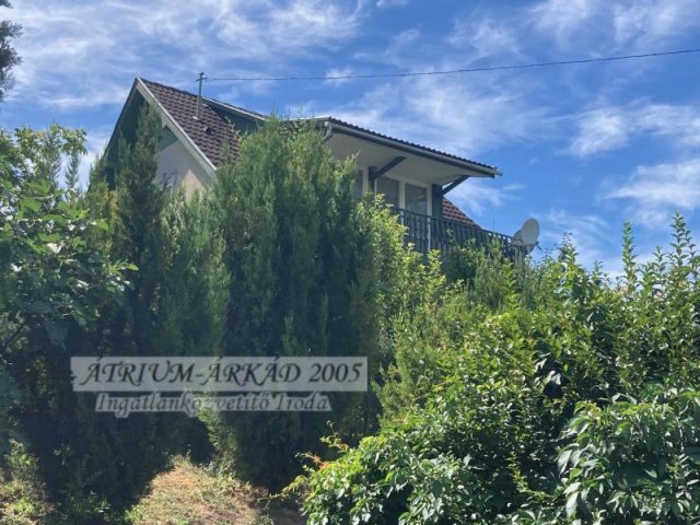 Eladó családi ház, Velencén 84.9 M Ft, 4 szobás