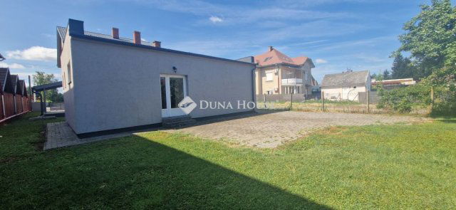 Eladó téglalakás, Balatonmáriafürdőn 89 M Ft, 3 szobás