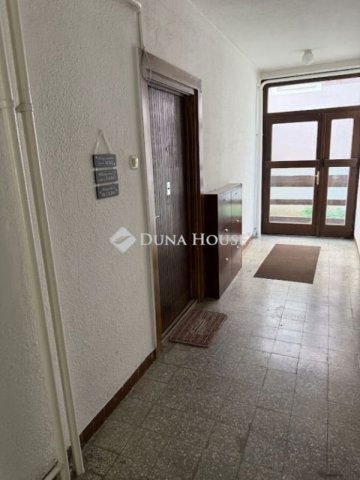 Eladó téglalakás, Szentendrén 78 M Ft, 2 szobás