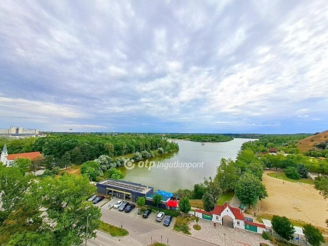 Eladó panellakás, Kecskeméten 47.5 M Ft, 2 szobás