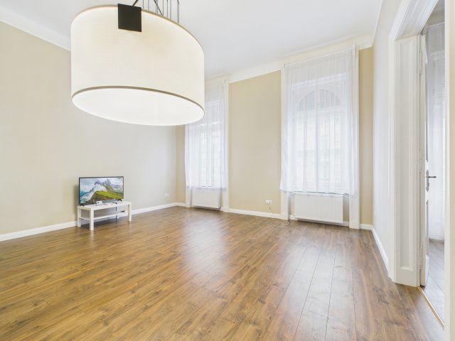 Eladó téglalakás, VII. kerületben, Rottenbiller utcában