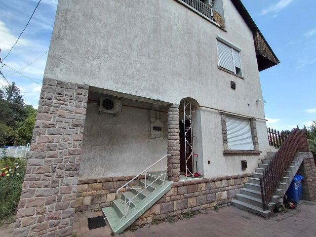 Eladó családi ház, Gyöngyösön 79.9 M Ft, 11 szobás