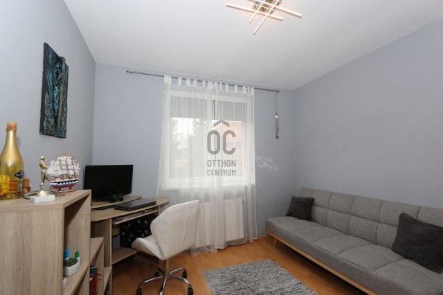 Eladó ikerház, Kistarcsán 119.9 M Ft, 4 szobás