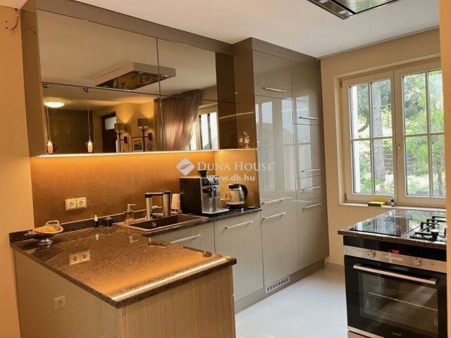 Eladó téglalakás, Budapesten, I. kerületben 239.9 M Ft, 3 szobás