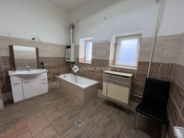 Eladó családi ház, Tiszacsegén, Tisza utcában 12.61 M Ft